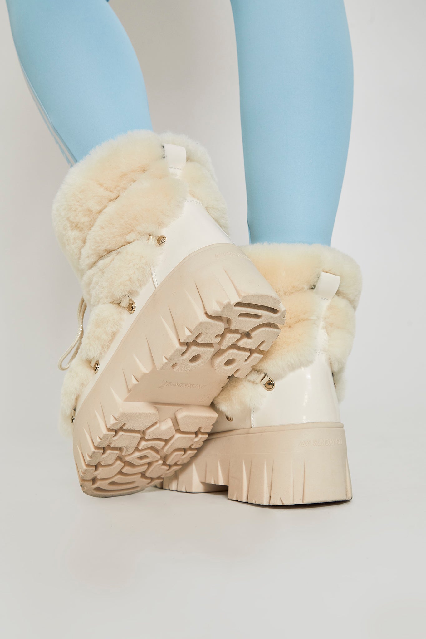 Lug Tread Shearling Snow Boots - Short Cream