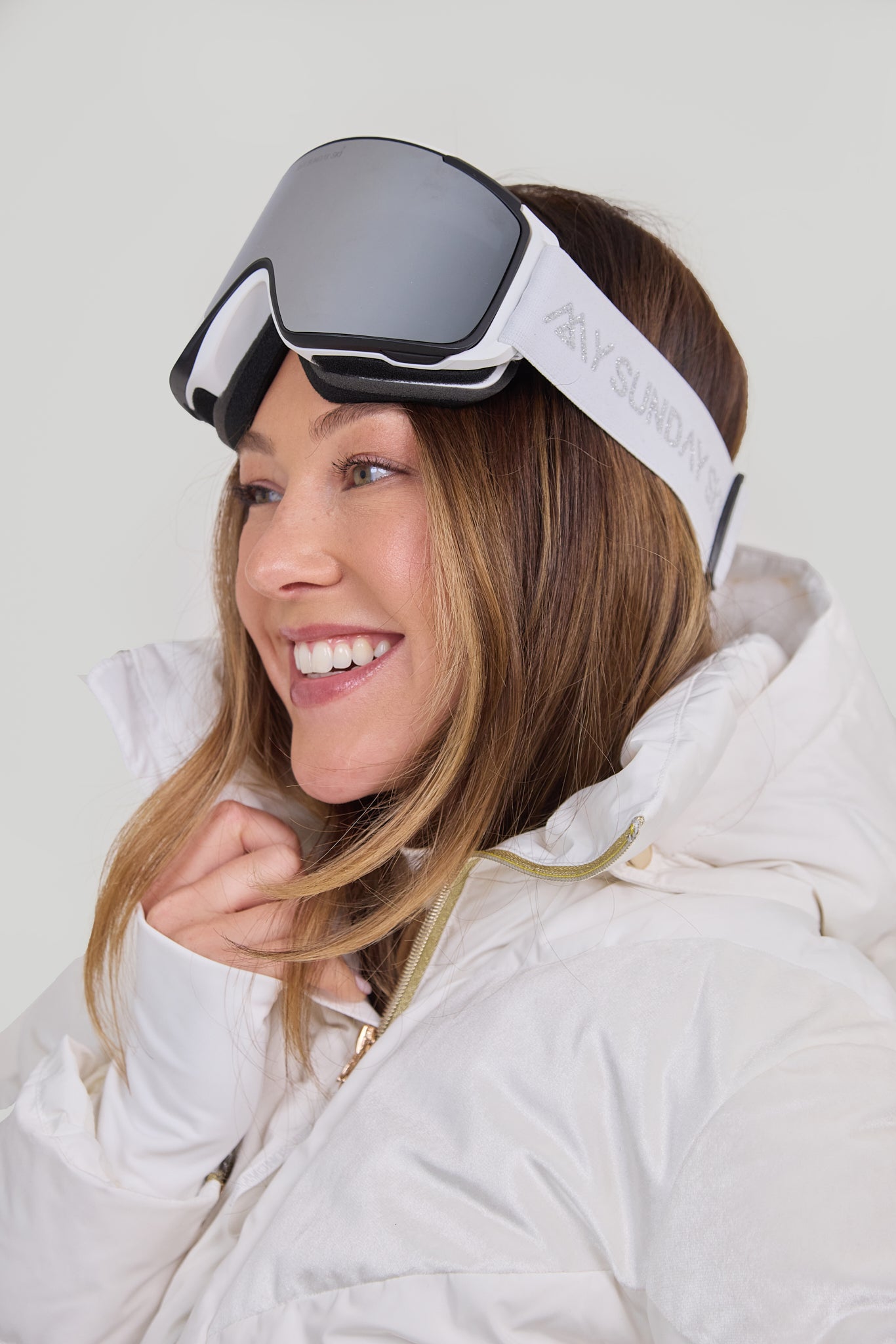 Goggles: White Strap / Gray Mirror Lens