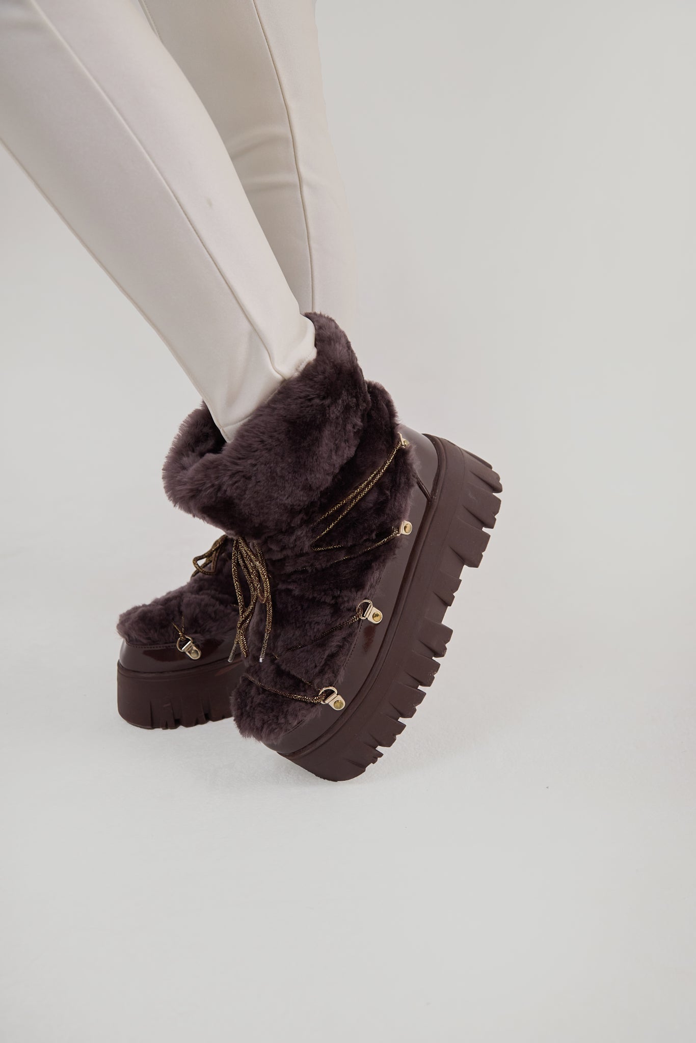 Lug Tread Shearling Snow Boots - Short Chocolate