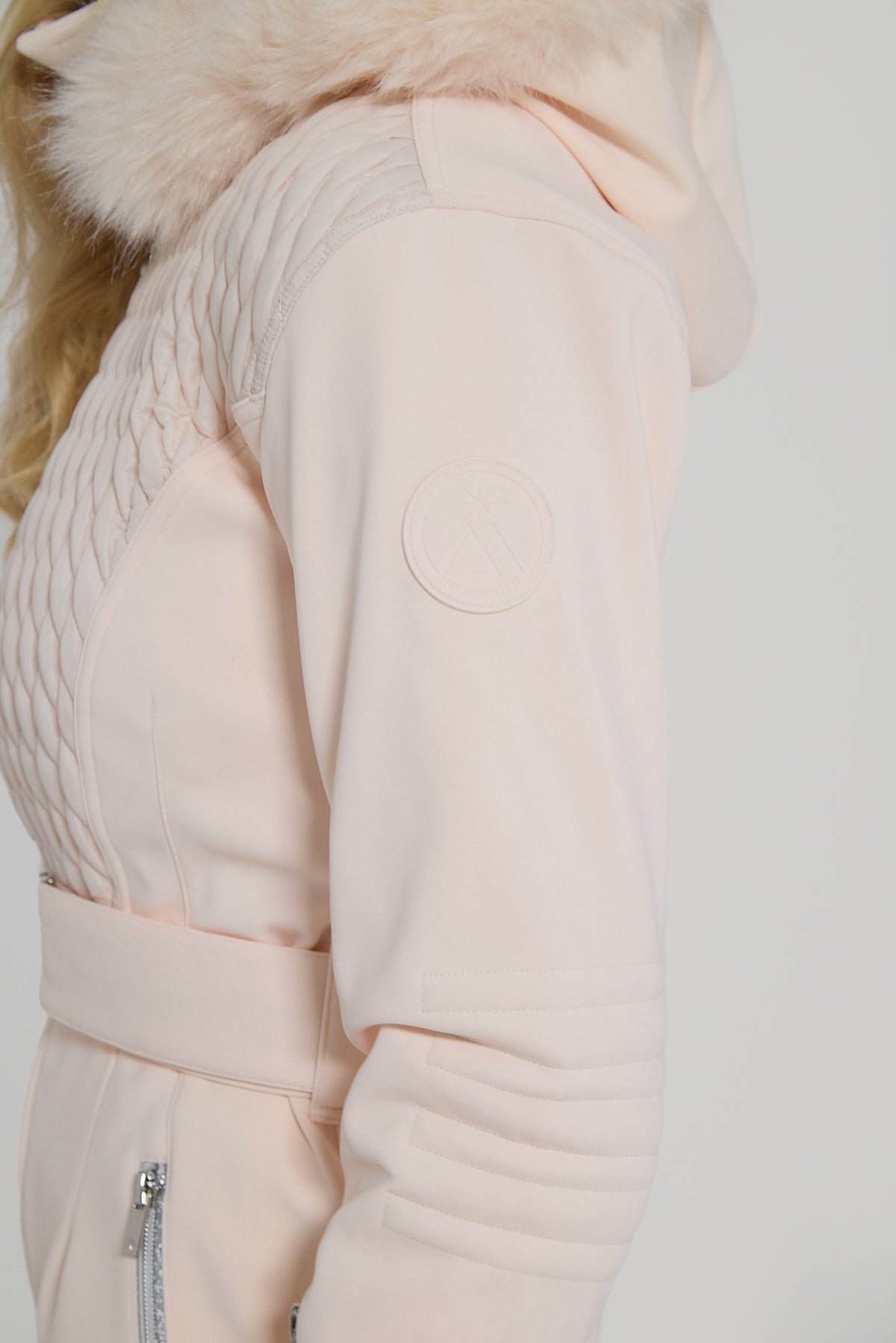 Élégance Megève Ski Suit - detail