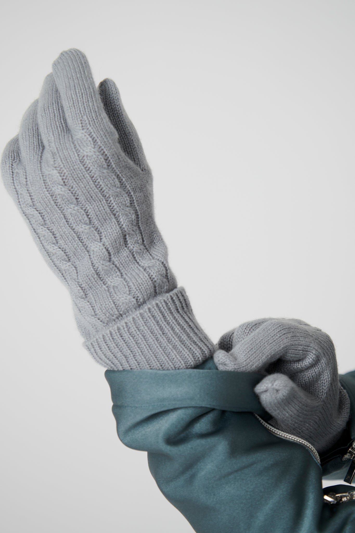 Cashmere Cable Gloves - Grey / Blue